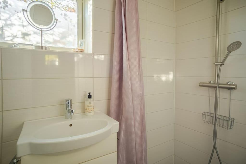 Outstanding Apartment Close To Gothenburg Kungalv Exterior photo